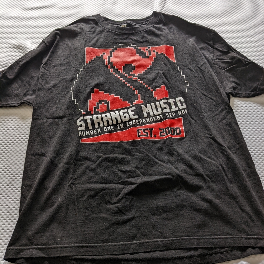 Men's strange music tee shirt XL black